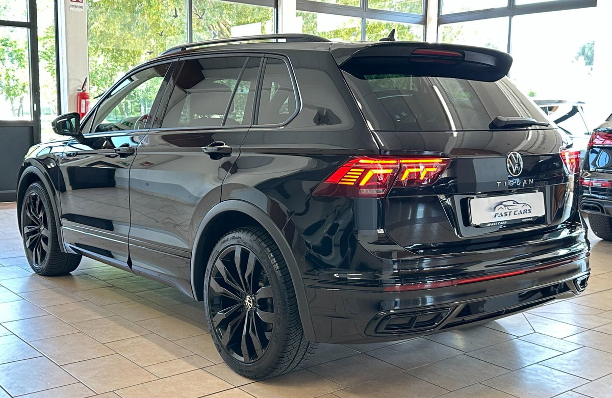 Volkswagen Tiguan 2.0 tdi R-Line 150cv dsg (4)