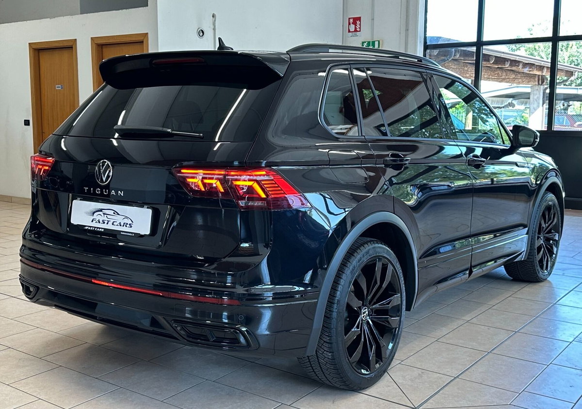 Volkswagen Tiguan 2.0 tdi R-Line 150cv dsg (6)