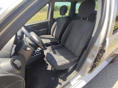 Dacia Duster 1.5 dCi 110CV 4x2 Lauréate (16)