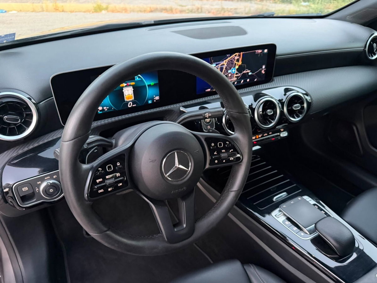 Mercedes-Benz Classe A 180 d Automatic Executive (16)