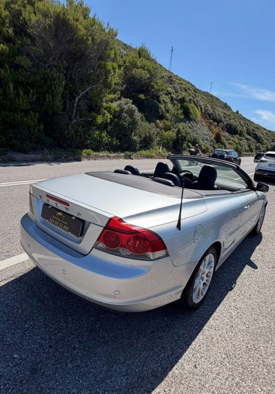 Volvo C70 2.0 D Summum (2)