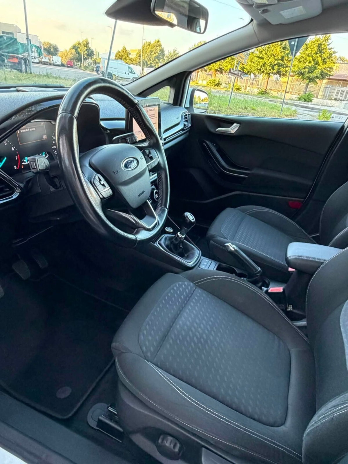 Ford Fiesta 1.0 Ecoboost 100 CV aut. 5 porte Vignale (13)