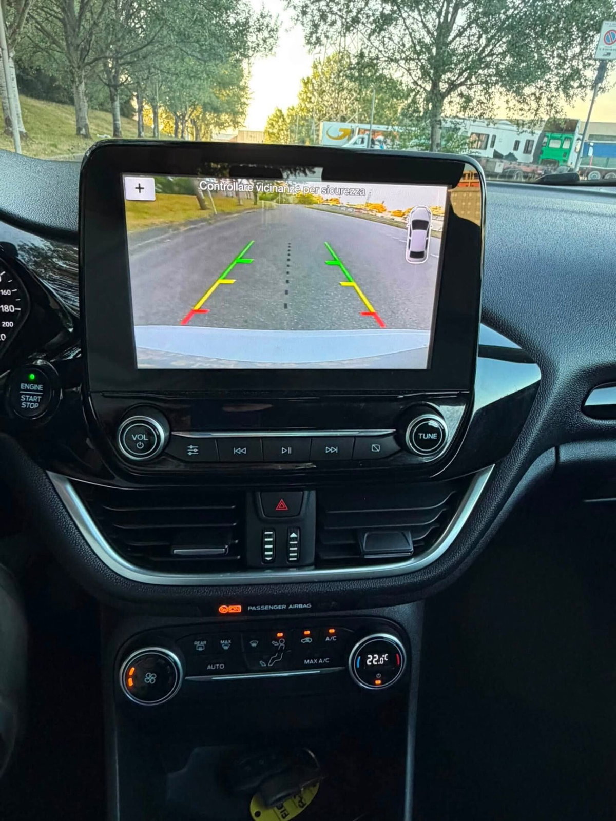 Ford Fiesta 1.0 Ecoboost 100 CV aut. 5 porte Vignale (14)