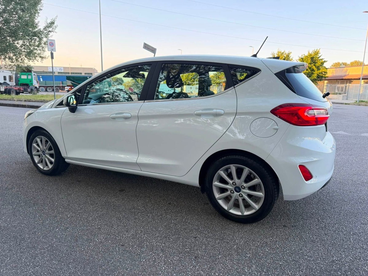 Ford Fiesta 1.0 Ecoboost 100 CV aut. 5 porte Vignale (2)