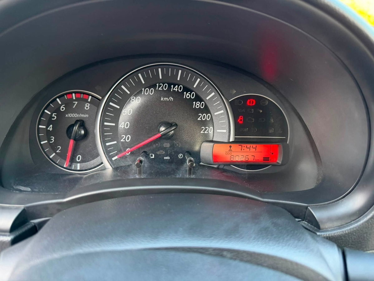 Nissan Micra 1.2 12V 5 porte Tekna (14)