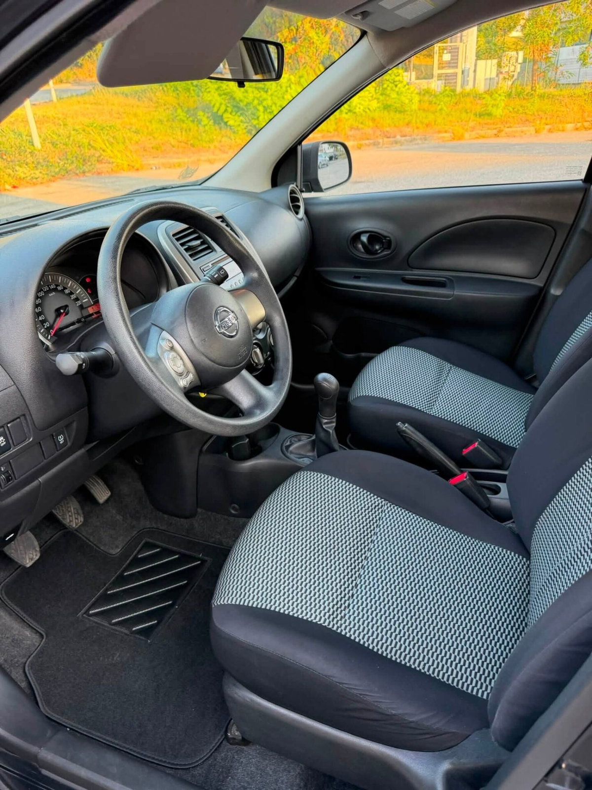 Nissan Micra 1.2 12V 5 porte Tekna (16)