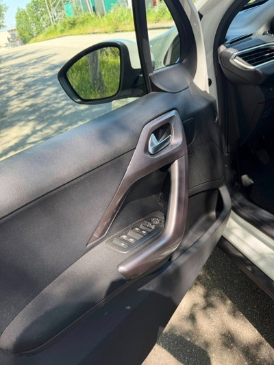 Peugeot 2008 100 Black Matt (12)