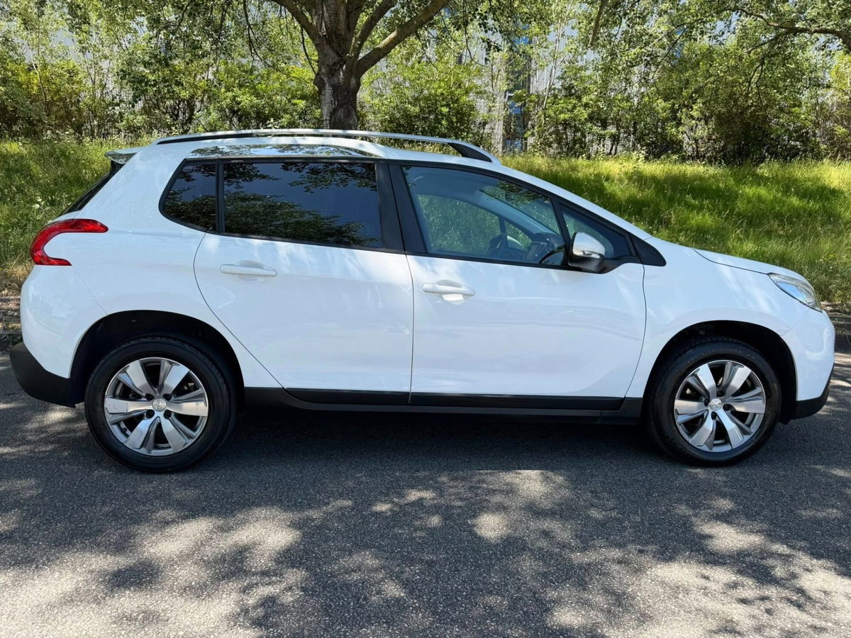 Peugeot 2008 100 Black Matt (8)