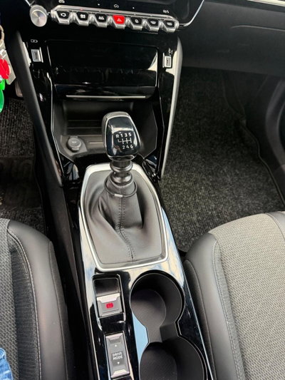 Peugeot 2008 1.2 turbo Allure 100cv (11)