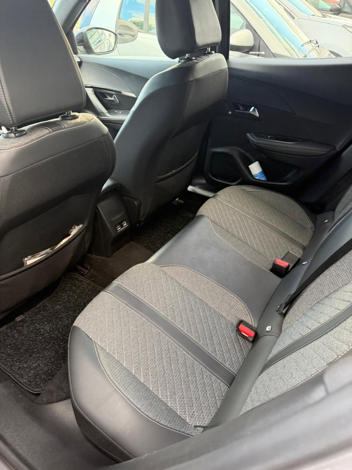 Peugeot 2008 1.2 turbo Allure 100cv (13)