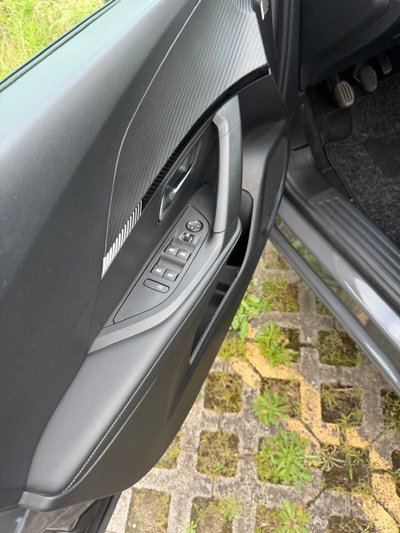 Peugeot 2008 1.2 turbo Allure 100cv (9)
