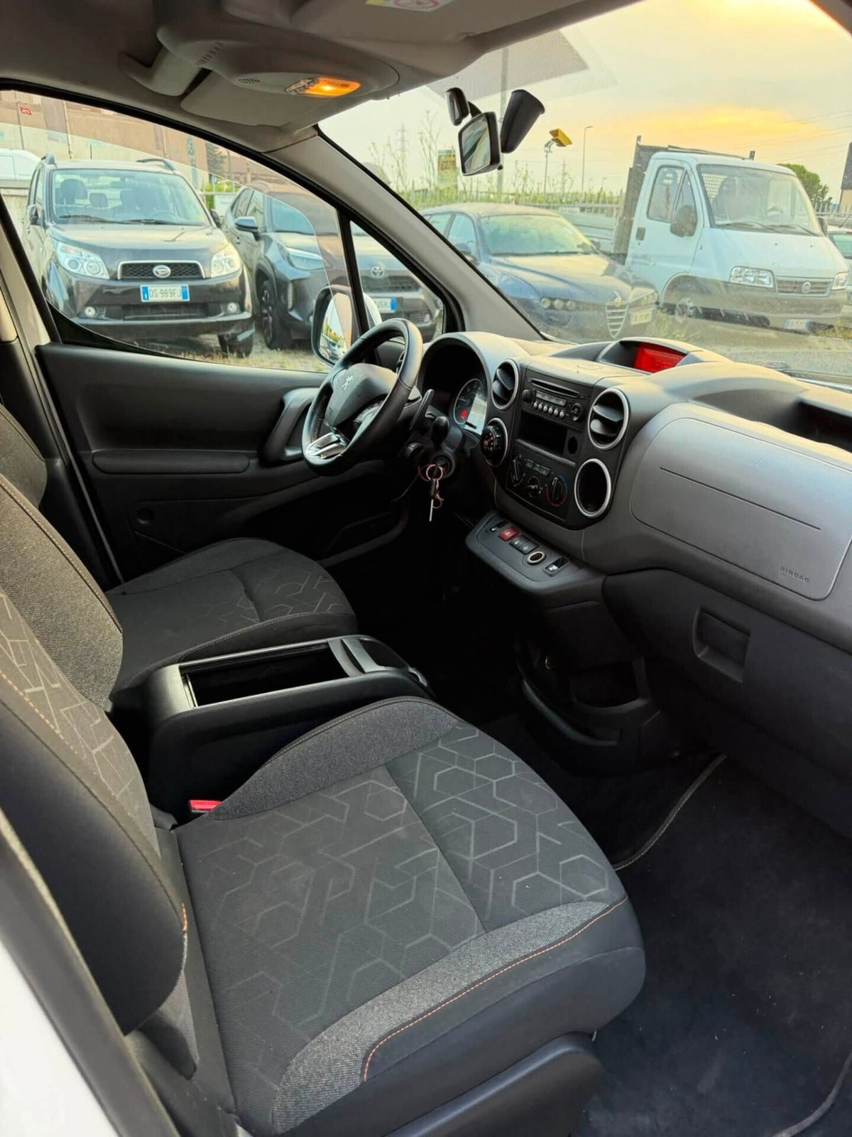 Peugeot Partner BlueHDi 100 ETG6 S&S Active (12)