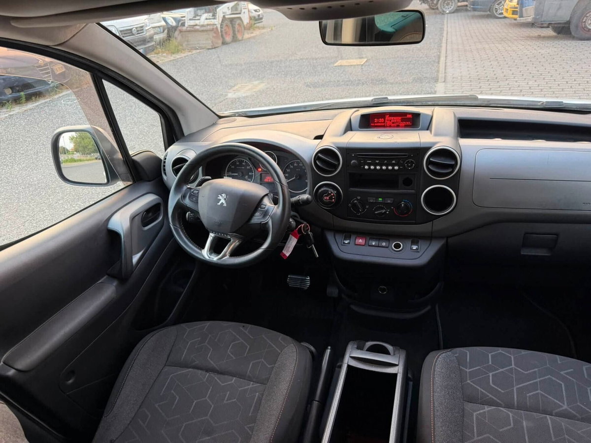 Peugeot Partner BlueHDi 100 ETG6 S&S Active (13)