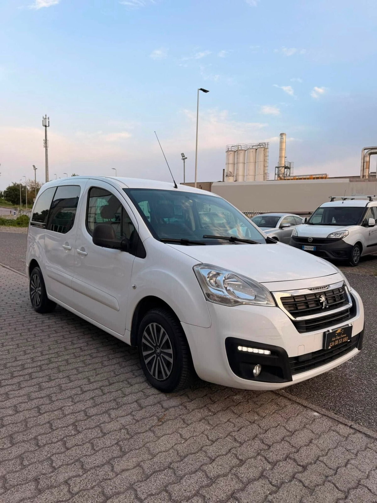 Peugeot Partner BlueHDi 100 ETG6 S&S Active (2)