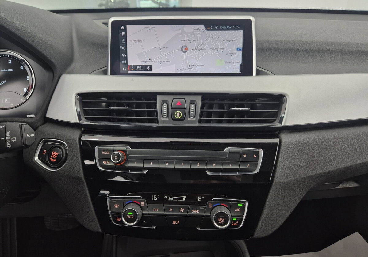 BMW X1 sDrive18d Business Advantage (15)