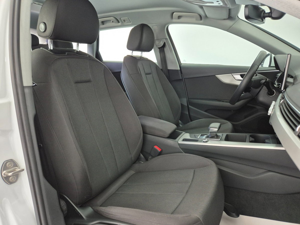 Audi A4 Avant 30 TDI/136 CV S tronic S line edition (12)