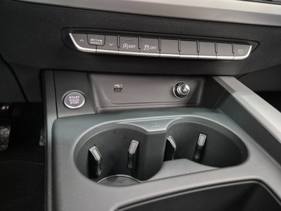 Audi A4 Avant 30 TDI/136 CV S tronic S line edition (17)