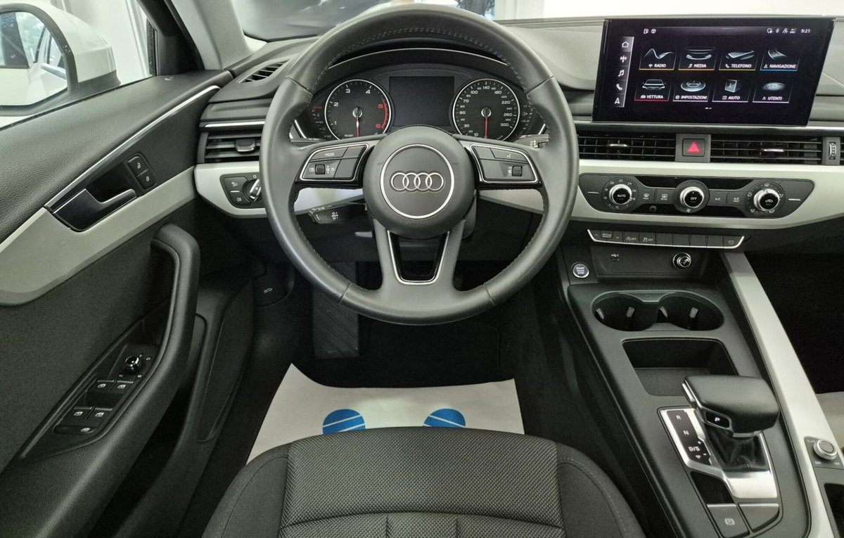 Audi A4 Avant 30 TDI/136 CV S tronic S line edition (19)