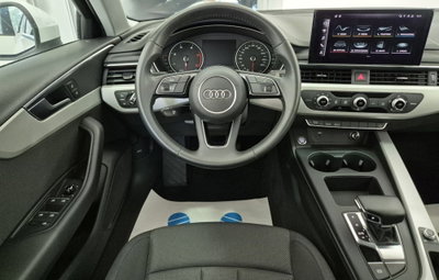 Audi A4 Avant 30 TDI/136 CV S tronic S line edition (19)