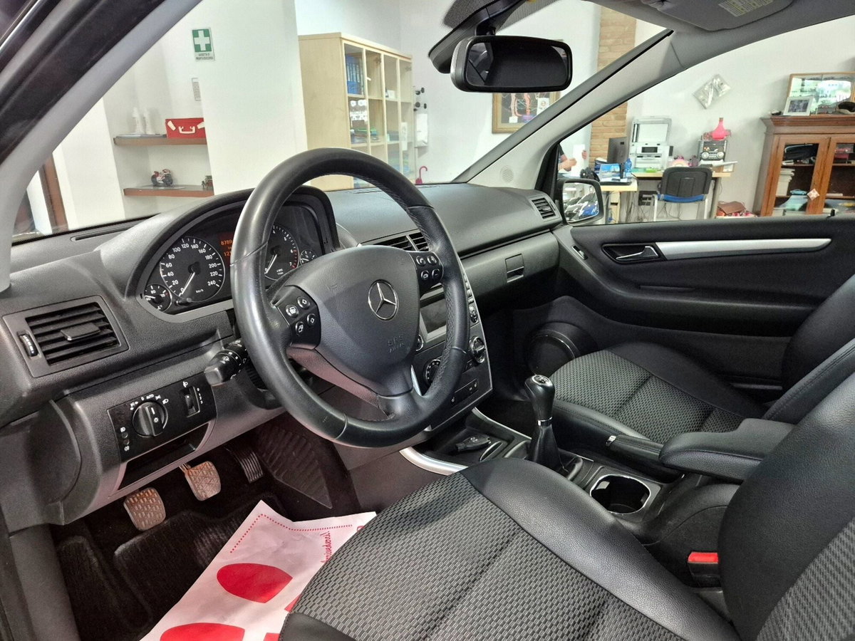 Mercedes-Benz Classe A 160 AUTOMATIC Avantgarde (4)