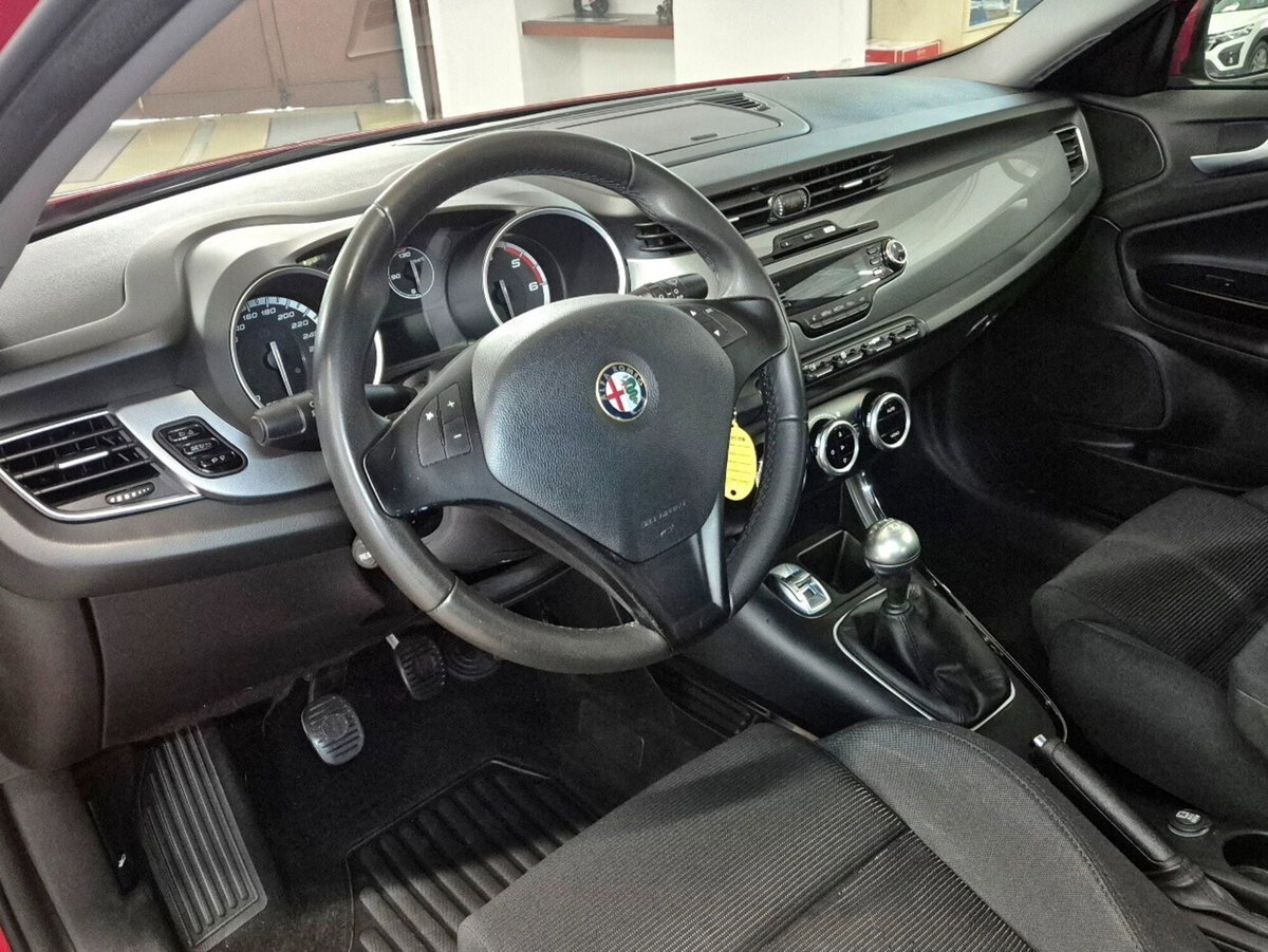 Alfa Romeo Giulietta 1.6 JTDm-2 Progression c/CL (5)