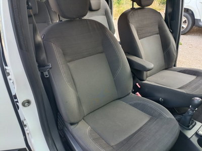 Dacia Lodgy 1.5 dCi 8V 110CV Start&Stop 7 posti Lauréate (13)