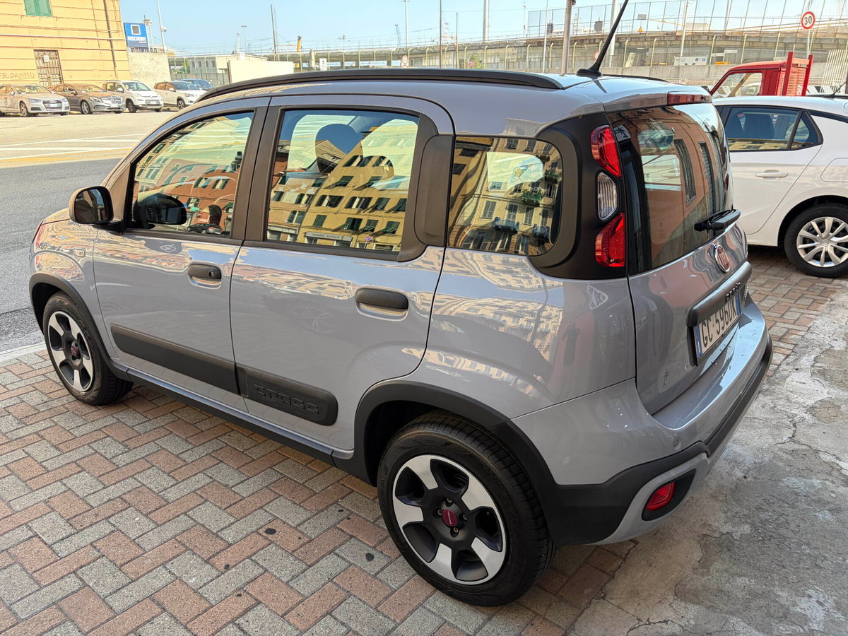 Fiat Panda 1.0 FireFly S&S Hybrid City Cross (4)
