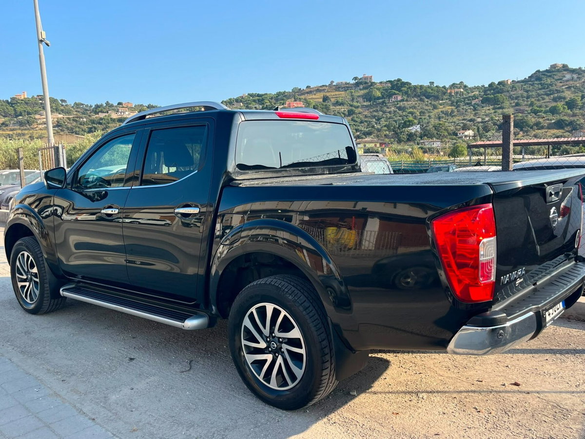 Nissan Navara 2.3 dCi 190 CV 7AT 4WD Double Cab N-Connecta (7)