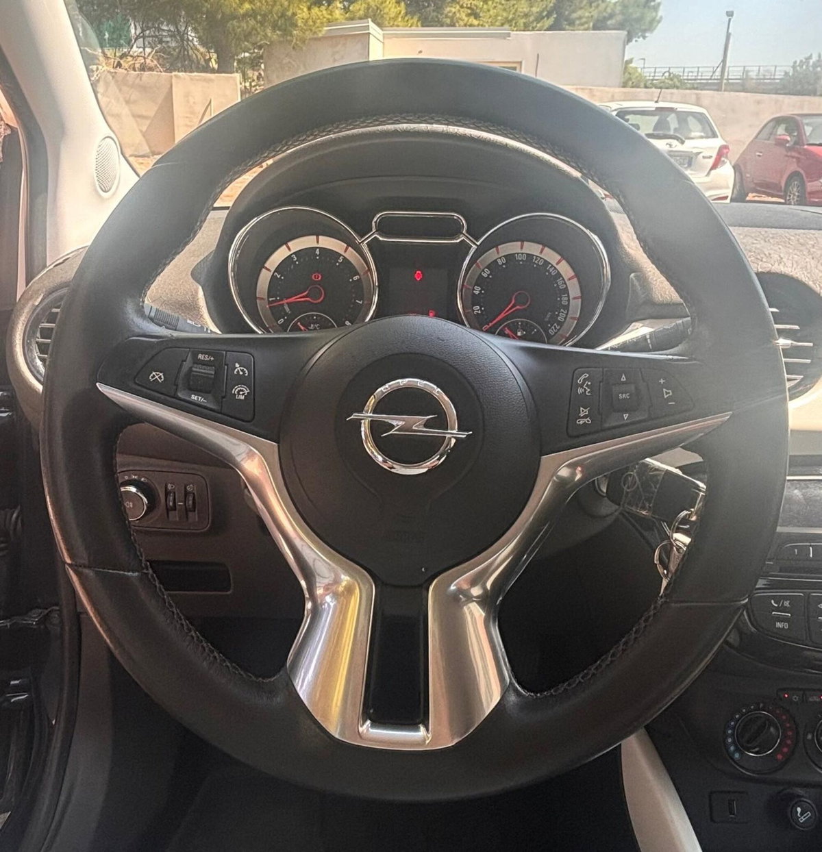 Opel Adam 1.2 70 CV White/Black Link (15)