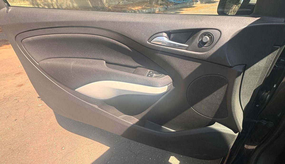 Opel Adam 1.2 70 CV White/Black Link (19)