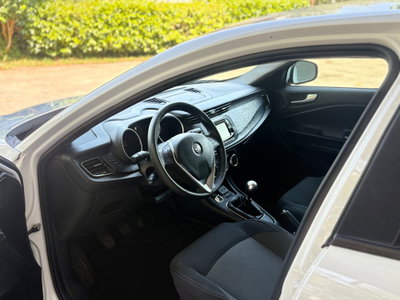 Alfa Romeo Giulietta 1.6 JTDm Business 120cv (4)