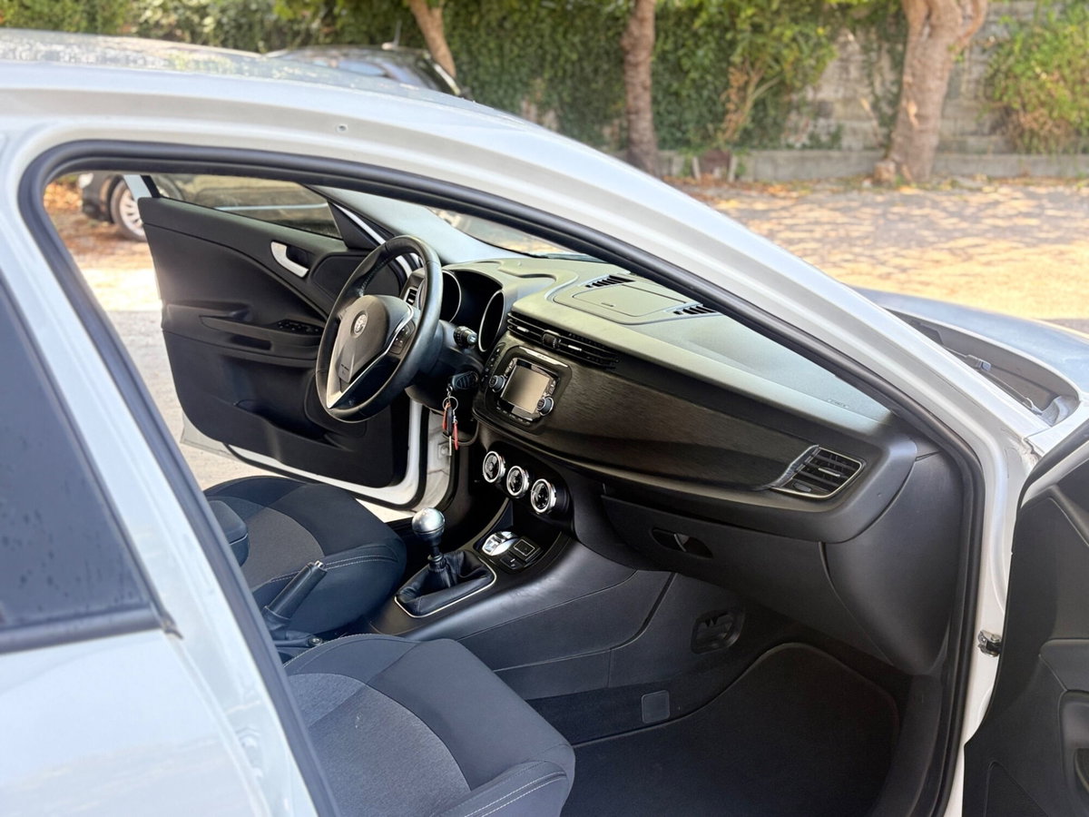 Alfa Romeo Giulietta 1.6 JTDm Business 120cv (7)