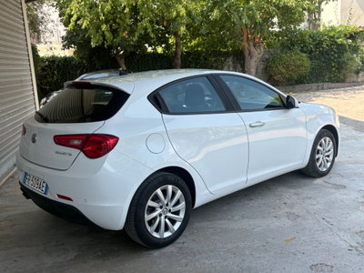 Alfa Romeo Giulietta 1.6 JTDm Business 120cv (8)