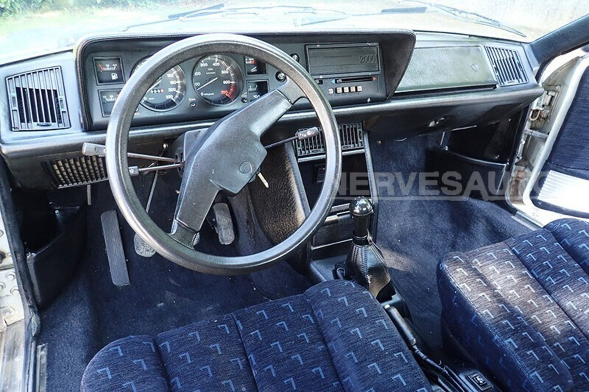 Lancia Gamma 2.0 (11)