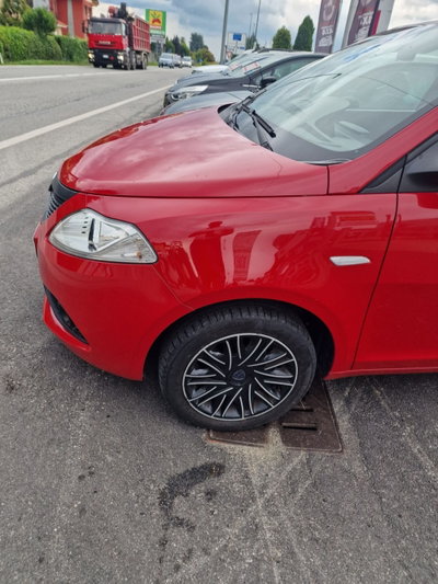 Lancia Ypsilon 1.2 69 CV 5 porte GPL Ecochic Gold (3)