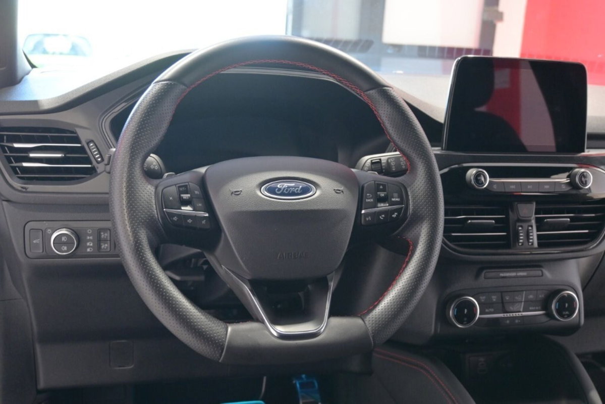 Ford Kuga 1.5 EcoBlue 120 CV 2WD ST-Line (13)