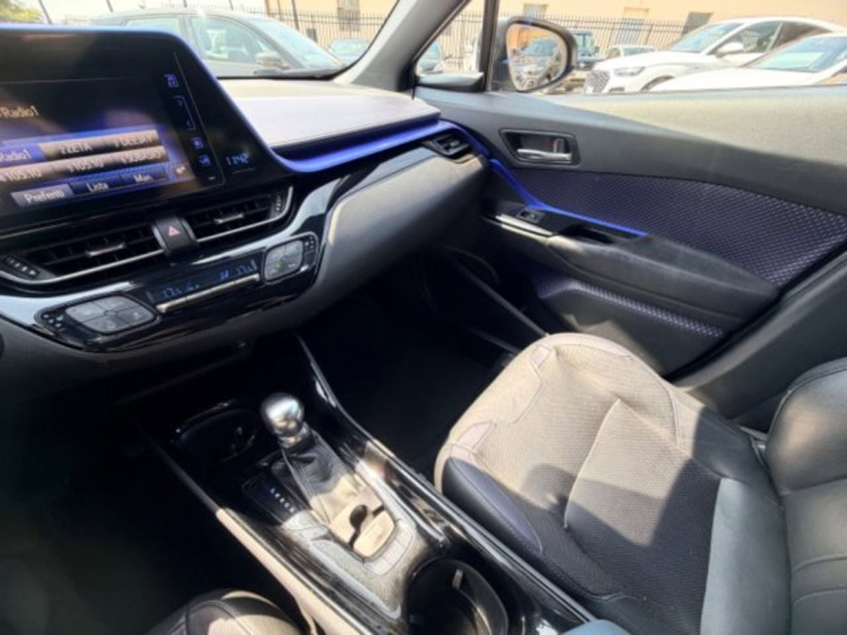 Toyota Toyota C-HR 1.8 Hybrid E-CVT Lounge (13)