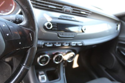Alfa Romeo Giulietta 1.6 JTDm-2 Exclusive (8)