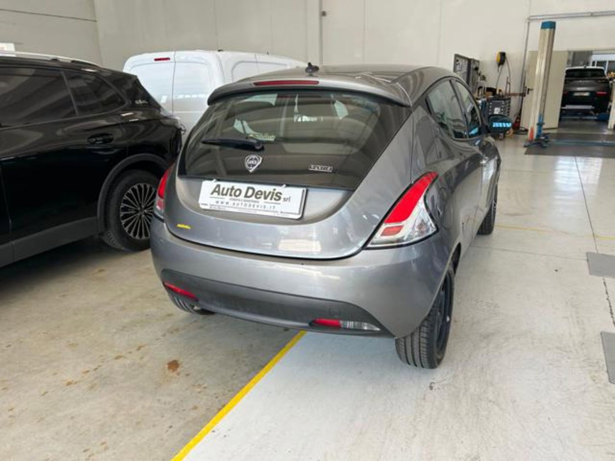 Lancia Ypsilon 1.0 FireFly 5 porte S&S Hybrid Gold Plus (5)