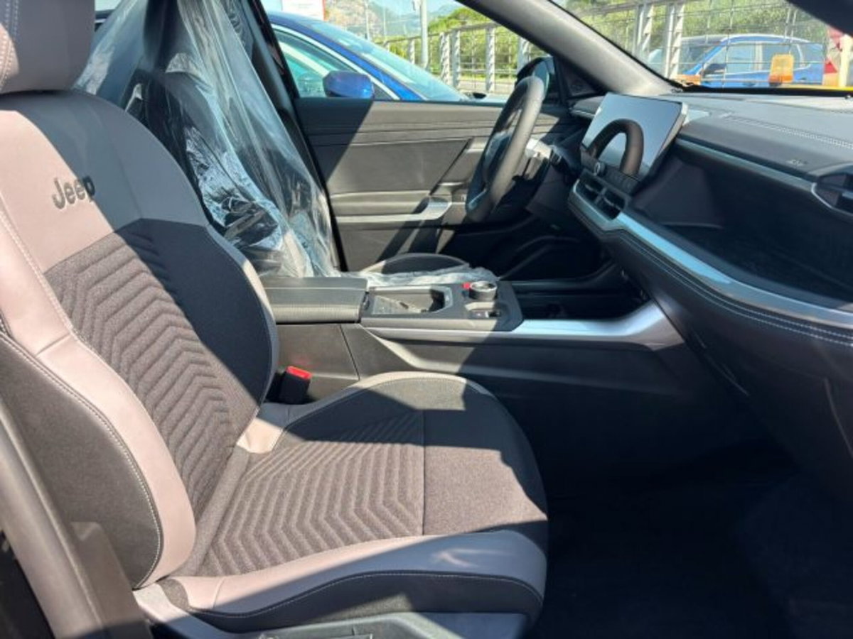 Jeep Compass 1.2 turbo e-hybrid mhev First Edition fwd 145cv edct6 (11)