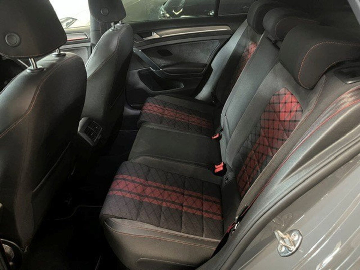 Volkswagen Golf GTI 2.0 TSI TCR DSG 5p. BlueMotion Technology (9)
