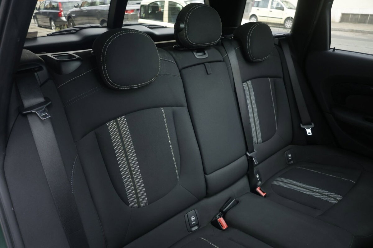 MINI Mini Clubman 2.0 Cooper D Untold Clubman (12)