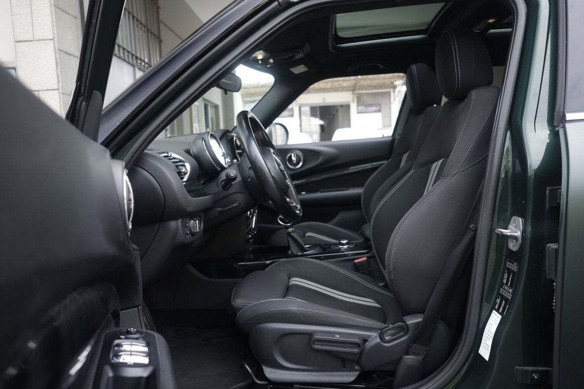 MINI Mini Clubman 2.0 Cooper D Untold Clubman (17)