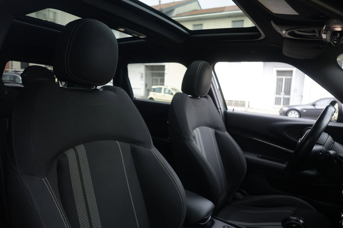 MINI Mini Clubman 2.0 Cooper D Untold Clubman (6)
