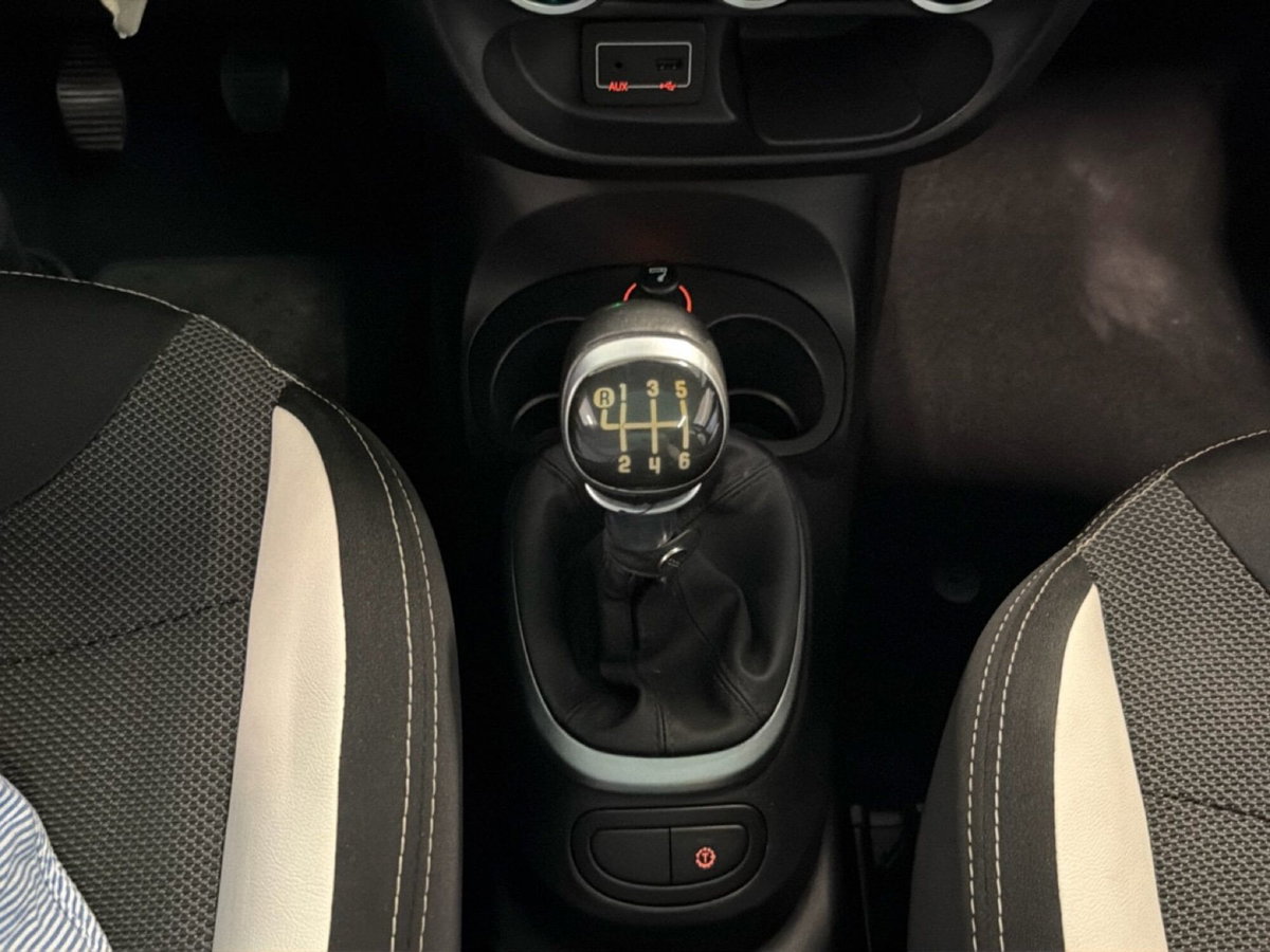 Fiat 500L 1.4 T-Jet 120 CV GPL Lounge (10)