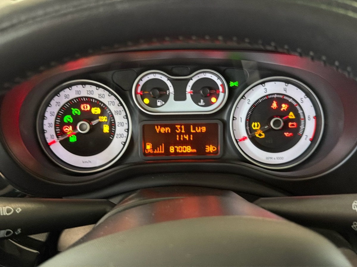 Fiat 500L 1.4 T-Jet 120 CV GPL Lounge (8)