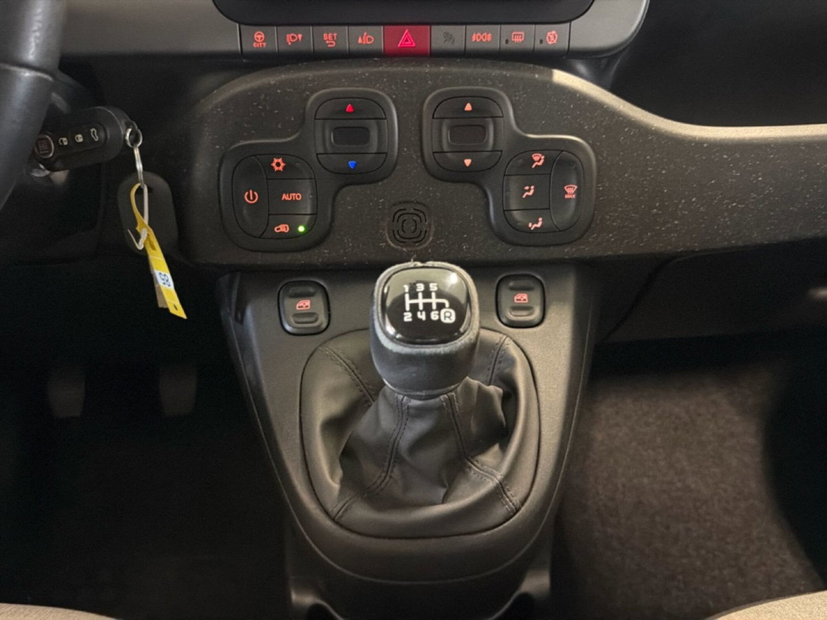 Fiat Panda 1.0 FireFly S&S Hybrid City Cross (10)