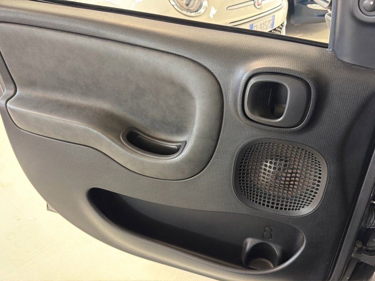 Fiat Panda 1.0 FireFly S&S Hybrid City Cross (13)