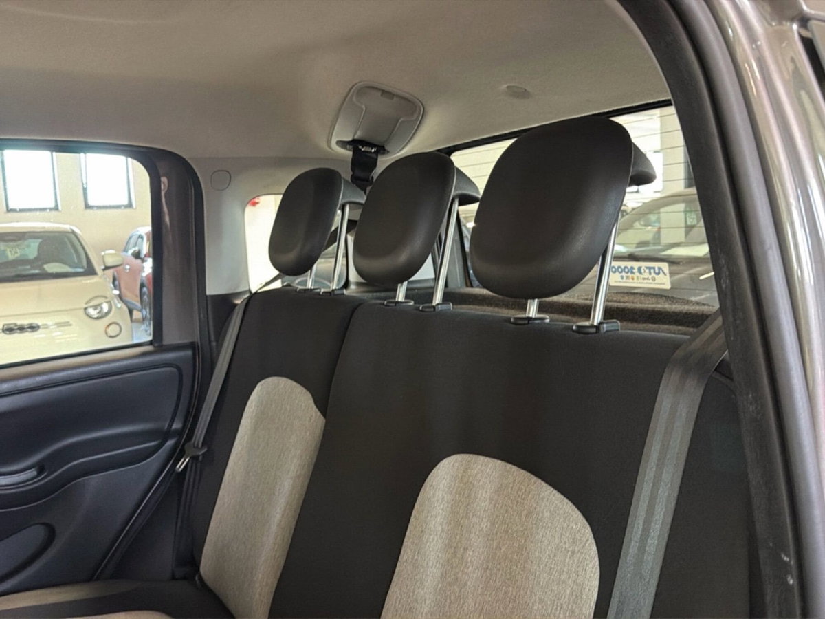 Fiat Panda 1.0 FireFly S&S Hybrid City Cross (7)