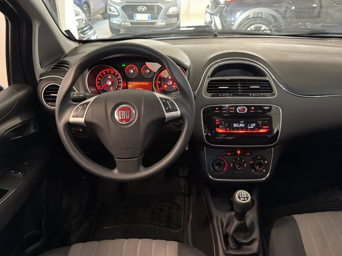 Fiat Punto 1.3 MJT II S&S 95 CV 5 porte Street (9)